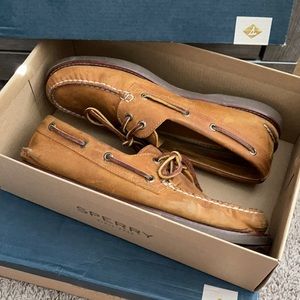 Sperry Gold Cup 2-eye Boat Shoe